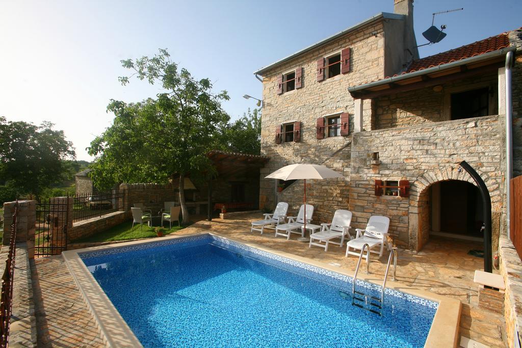 Villa Maria Oprtalj Стая снимка