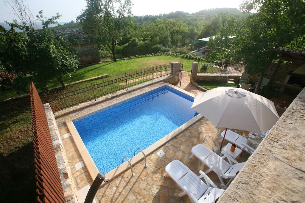 Villa Maria Oprtalj Стая снимка